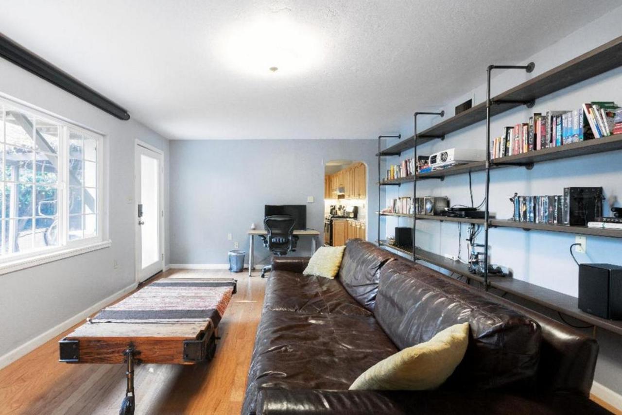 Large 1 Bedroom Apartment, Home Theater, Fireplace เบิร์กลีย์ ภายนอก รูปภาพ