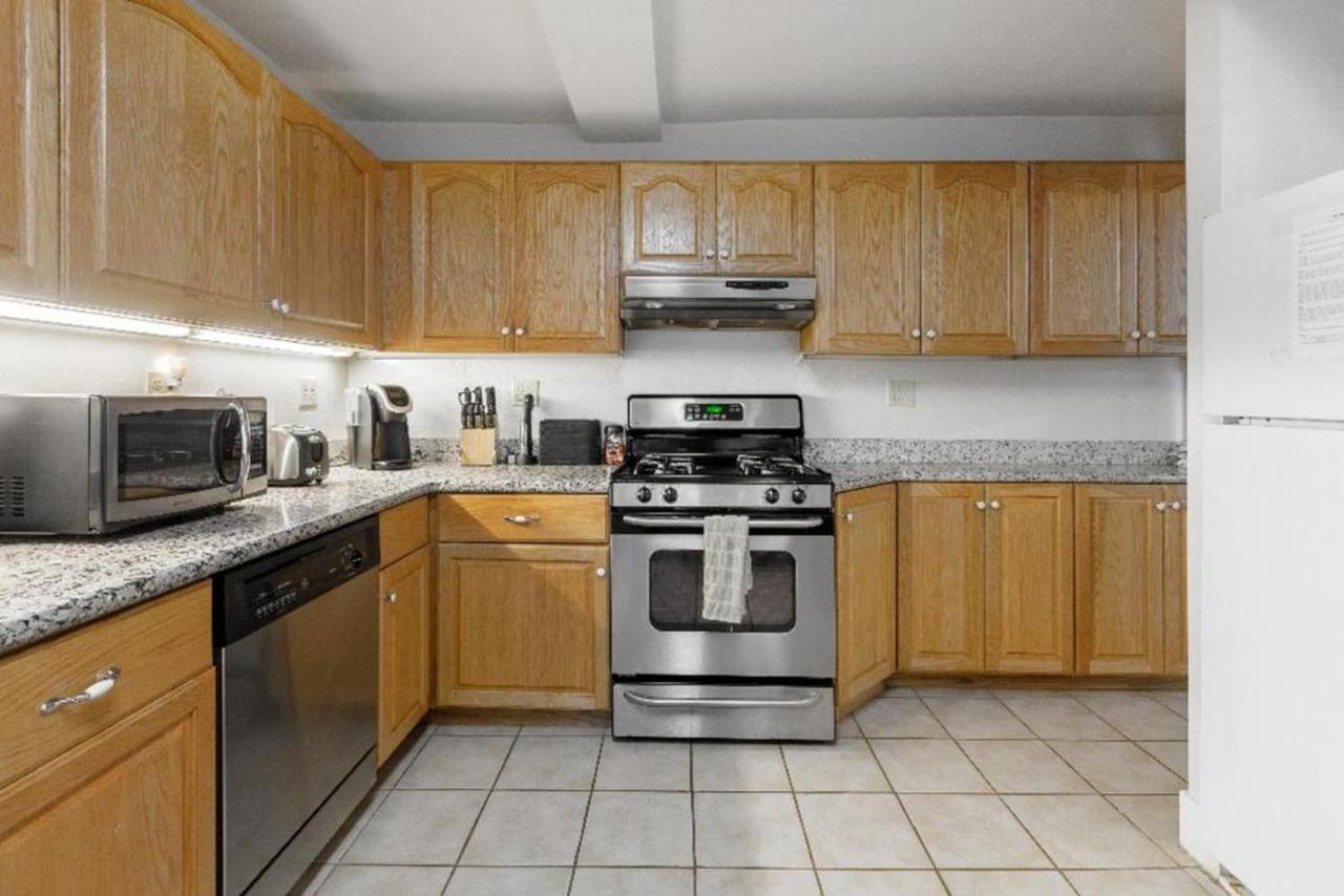 Large 1 Bedroom Apartment, Home Theater, Fireplace เบิร์กลีย์ ภายนอก รูปภาพ